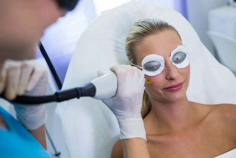 Depilator IPL czy depilator laserowy?